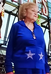 Luciana Featuring Betty White: I'm Still Hot (2011)