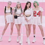 BLACKPINK - Pretty Savage