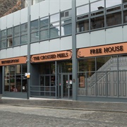 The Crossed Peels - Stirling