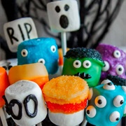 Halloween Marshmallow Pops