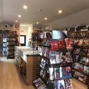 Cave Comics- Connecticut