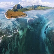 Denmark Strait Cataract (Tallest Waterfall)