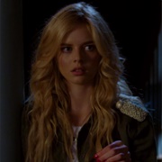 Bee - The Babysitter