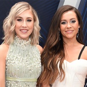 Maddie & Tae