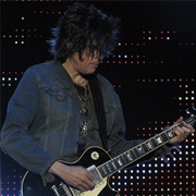 Dean Deleo