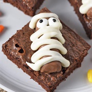 Twix Bar Mummy Halloween Brownies