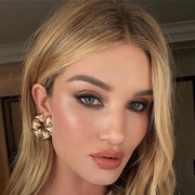 Rosie Huntington-Whiteley