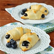 Berry Cheesecake Roll