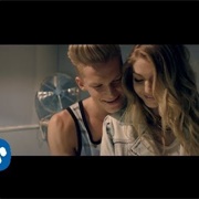 Surfboard - Cody Simpson