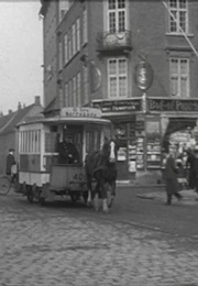 Hestesporvognen ("Hønen") Gennem Nørregade (1913)