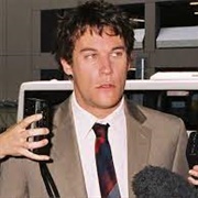 Eating Media Lunch - Anal Mana