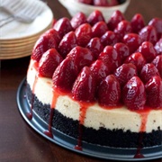 Oreo Crusted Cheesecake With Strawberries