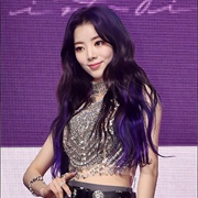 Na Goeun (Purple Kiss)