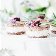Raw Chocolate & Vanilla Coconut Swirl Cheesecake
