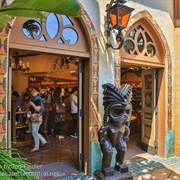 Tiki Tropic Shop, Disney