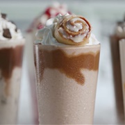 Cinnabon Signature Cinnamon Roll Chillatta