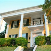 Anchuca Historic Mansion and Inn