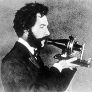 Le 1Er Téléphone a Été Industrialisé Par Alexander Bell (1876)