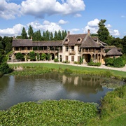Hameau De La Reine