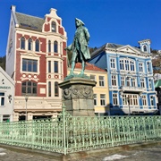 Ludvig Holberg Statue, Bergen