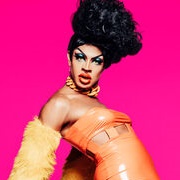 Yvie Oddly