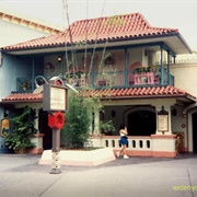 Adventureland Veranda, Disney