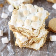 Golden Oreo & Toasted Marshmallow Cheesecake Bars