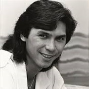 Lou Diamond Phillips (Richie Valens) Labamba