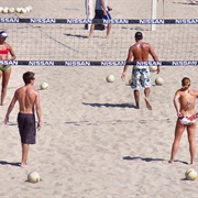 Pick Up an Impromptu Game of Beach Volleyball (Or Park Volleyball)
