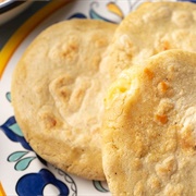 Pupusa De Queso  Con Loroco