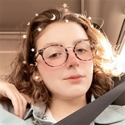 Kat (Paperbackdreams)