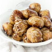 Cinnamon Roll Pretzel Bites