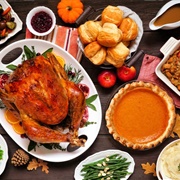 Be a Guest at an American Thanksgiving Meal