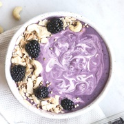 Blackberry Cheesecake Smoothie Bowl