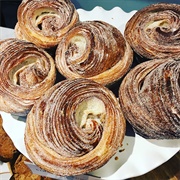 Da Bara Cinnamon Bun