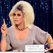 Phi Phi O'Hara as Theresa Caputo