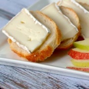 Apples With Brie Cheese