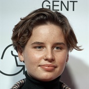 Anuna De Wever (Non-Binary, She/He/They)