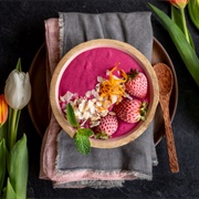 Red Velvet Cheesecake Smoothie Bowl