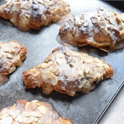 Croissant Aux Amandes