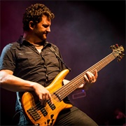Felipe Andreolli (Angra)