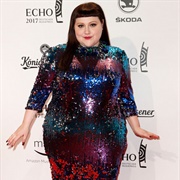 Beth Ditto (Lesbian, She/Her)