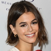 50 Famous People Under 20 (2021)