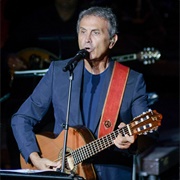 Γιώργος Νταλάρας