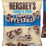 HERSHEY's COOKIES 'N' CREME Dipped Pretzels