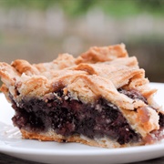 Chunky Mulberry Pie