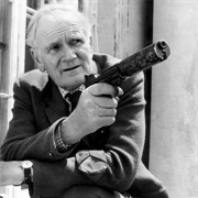 Desmond Llewelyn