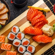 Eat Sushi & Sashimi in Japan