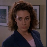 Lois Einhorn/ Ray Finkle (Ace Ventura)