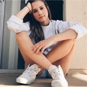 Shannon Beveridge (Lesbian, She/Her)